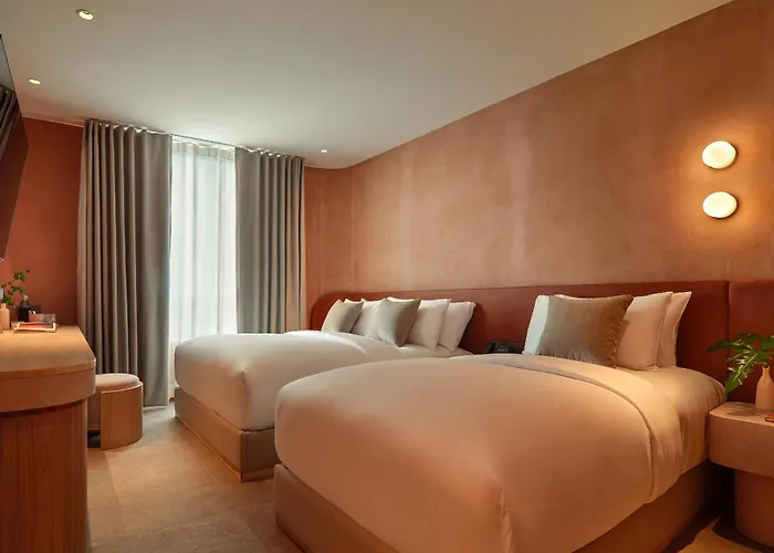 Muang Phol Hotel